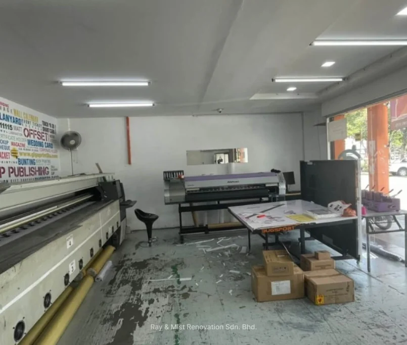 Large format printing machines with wide shopfront glass window —Project by Ray & Mist Renovation Sdn. Bhd.