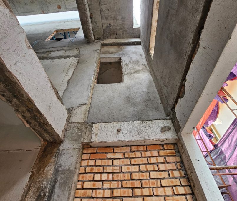 Scaffolding set up around a multi-storey building under construction — Project by Ray & Mist Renovation Sdn. Bhd.